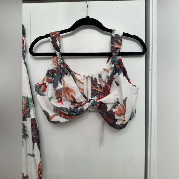 New Floral print crop top knot at front full
maxi skirt set - Picture 7 of 8